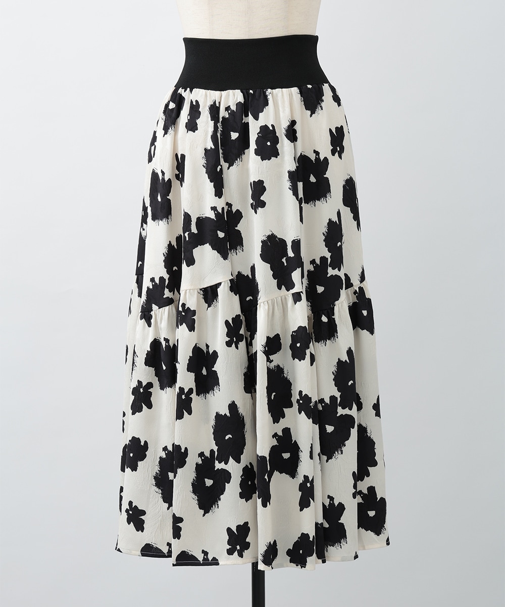 モノトーンティアードスカート