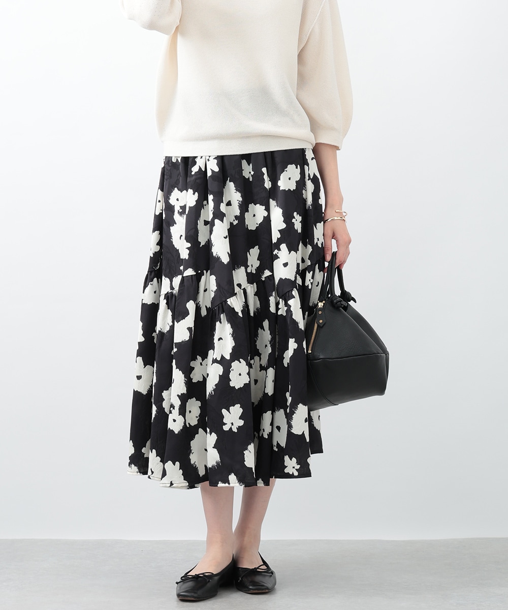 モノトーンティアードスカート