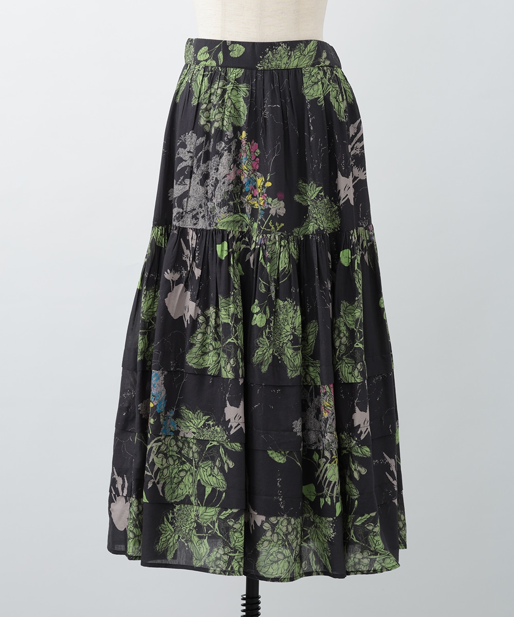  armoire capriceのボタニカルプリントティアードスカート