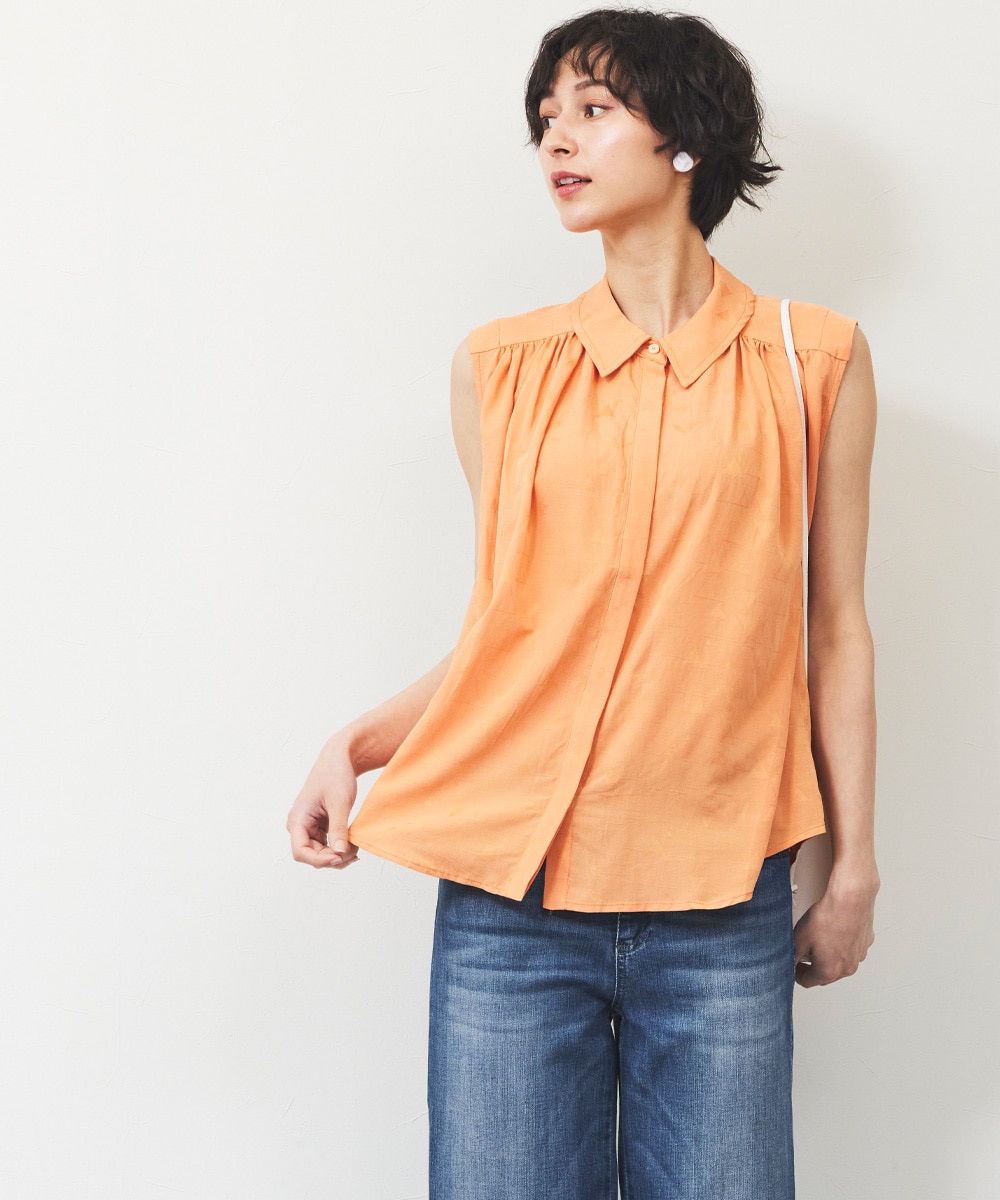  armoire capriceのジオプリントブラウス