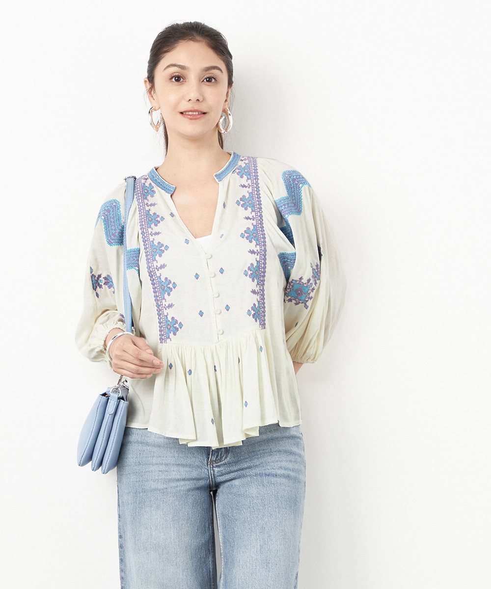 Luxe armoire capriceのバルーンスリーブ刺繍ブラウス