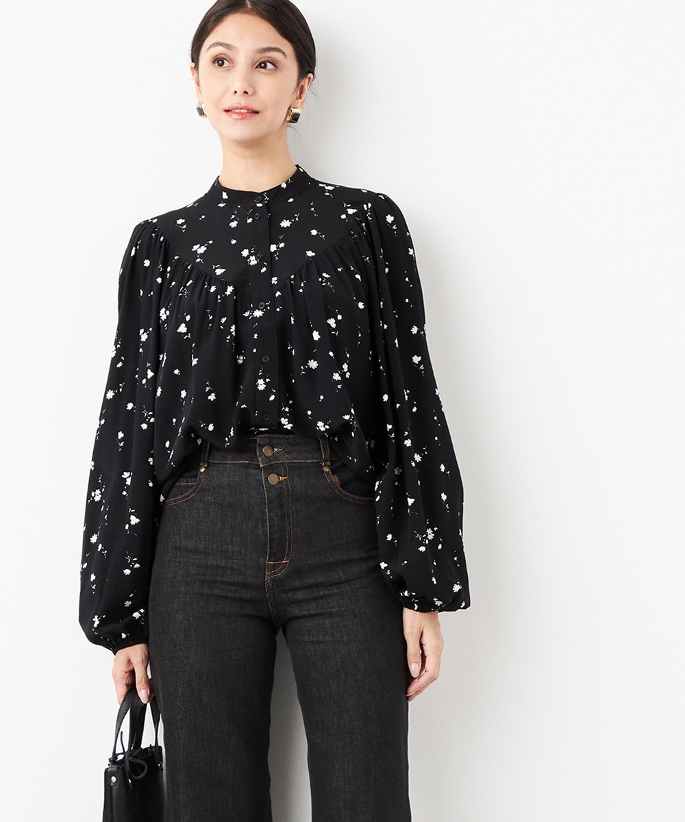 プチフラワーギャザーブラウス