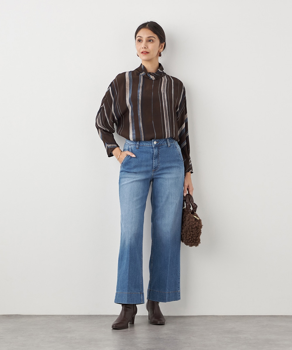 ストライプハイネックブラウス