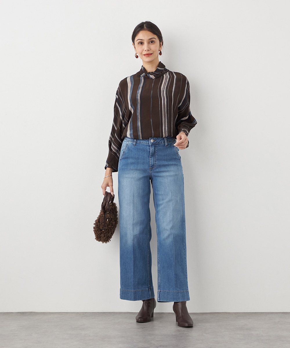 ストライプハイネックブラウス