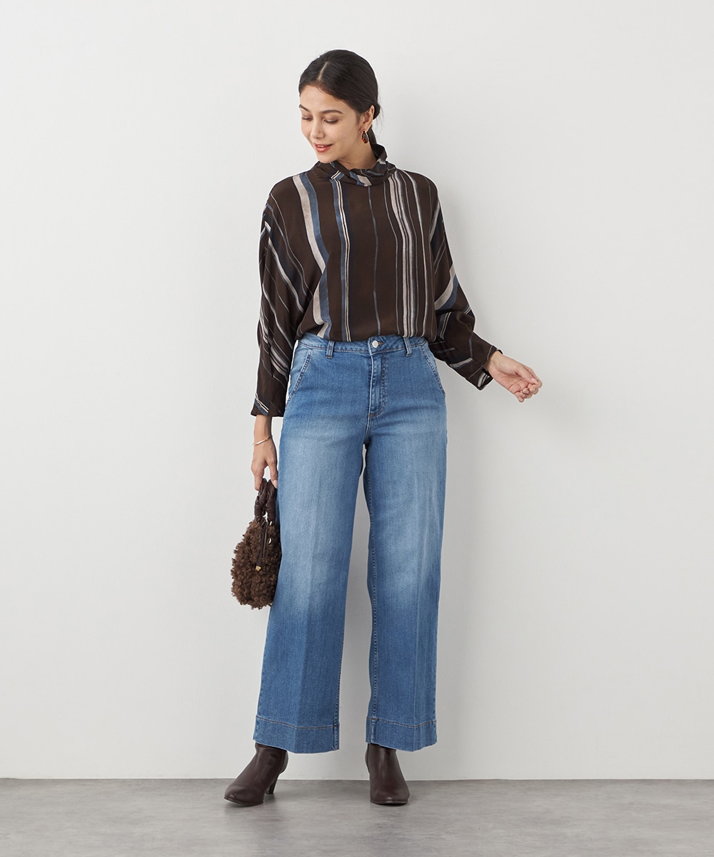 ストライプハイネックブラウス