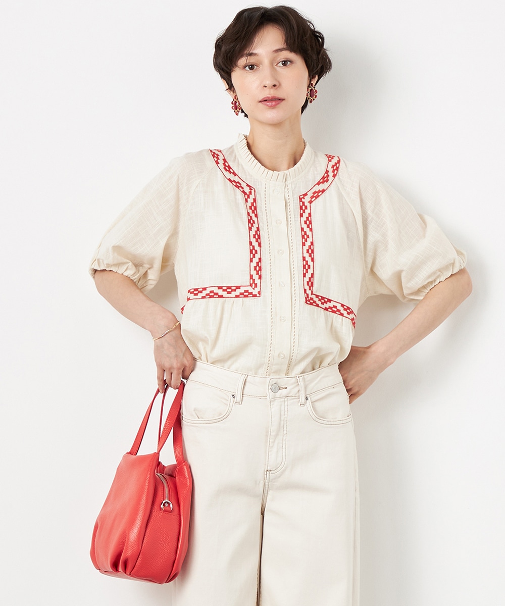  armoire capriceの刺繍ブラウス