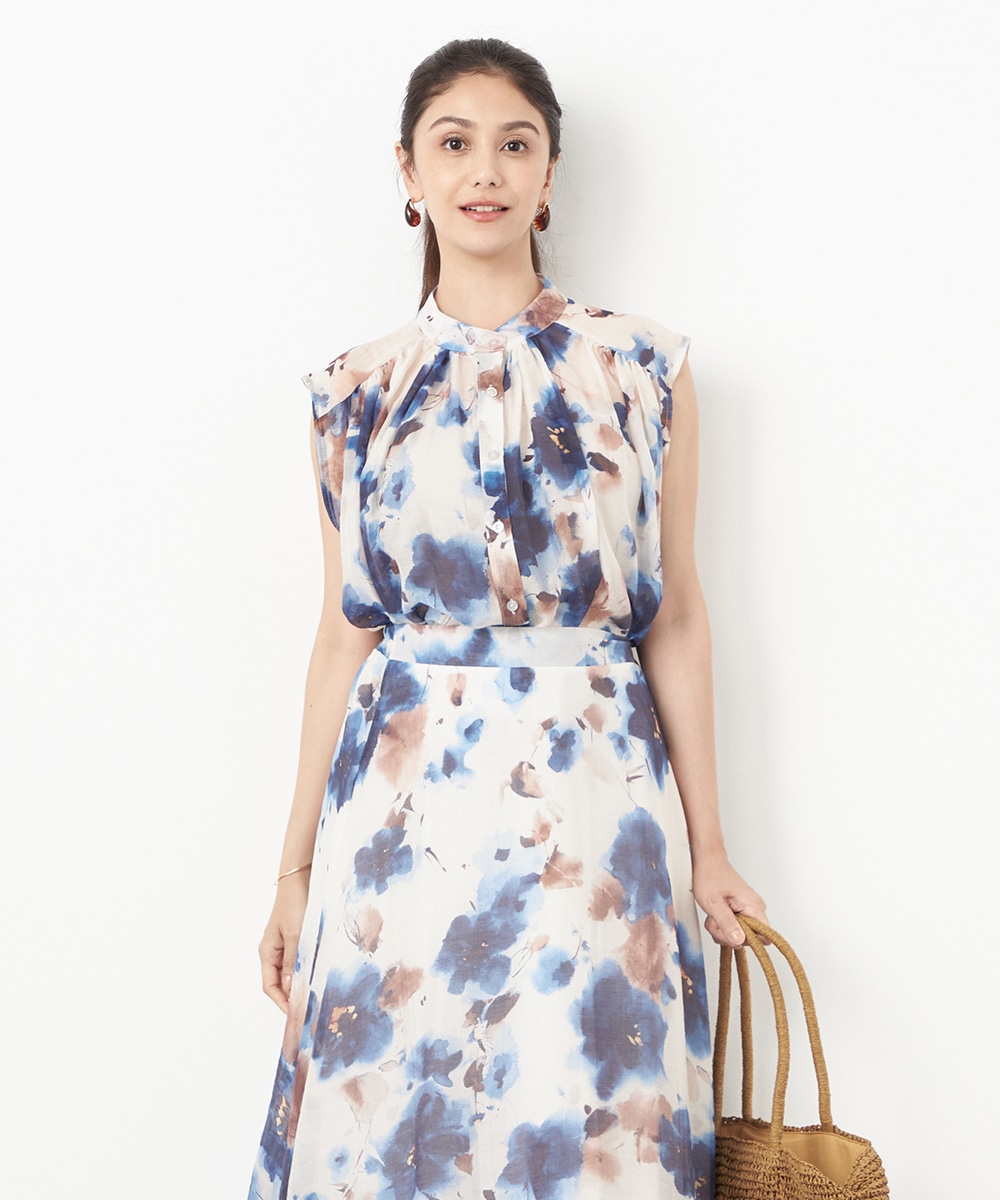  armoire capriceのぼかし柄ノースリーブブラウス