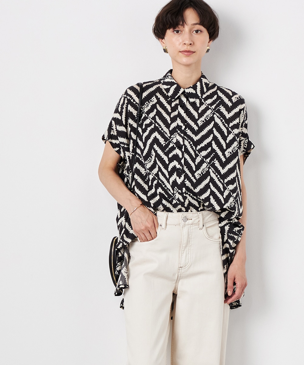  armoire capriceのモノトーンプリントチュニック