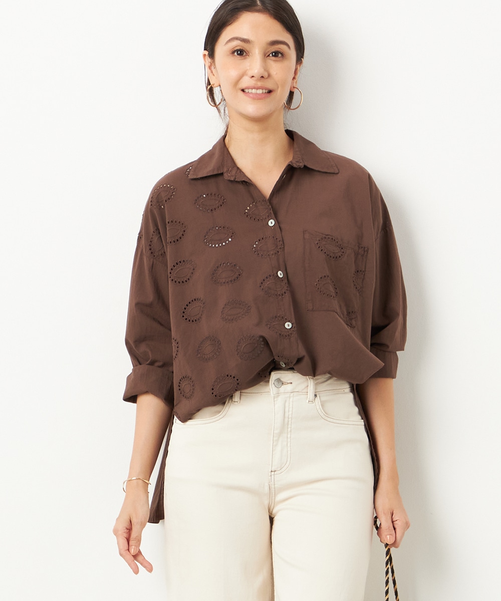  armoire capriceのカットワーク刺繍切り替えシャツ