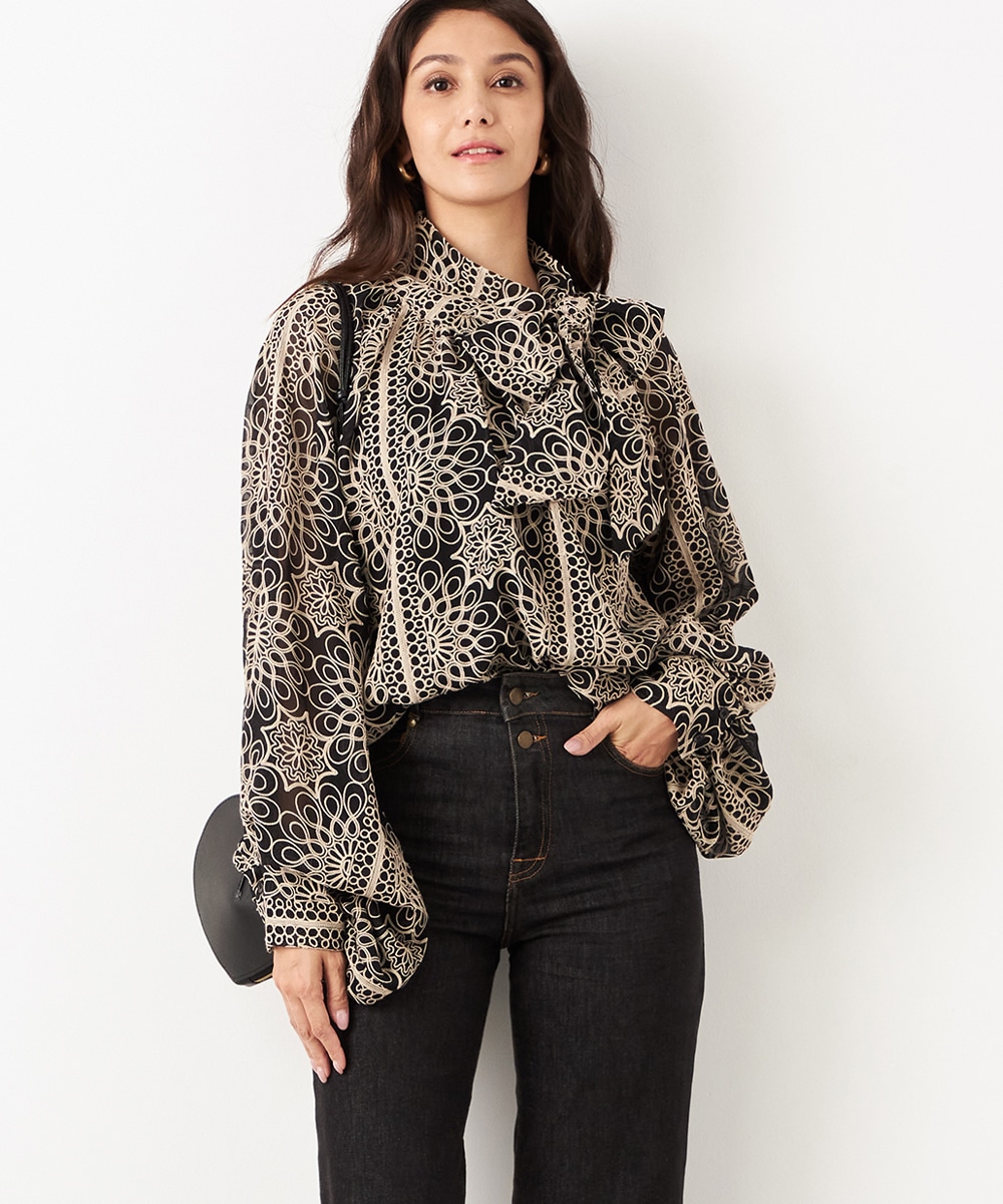 刺繍ボウタイブラウス