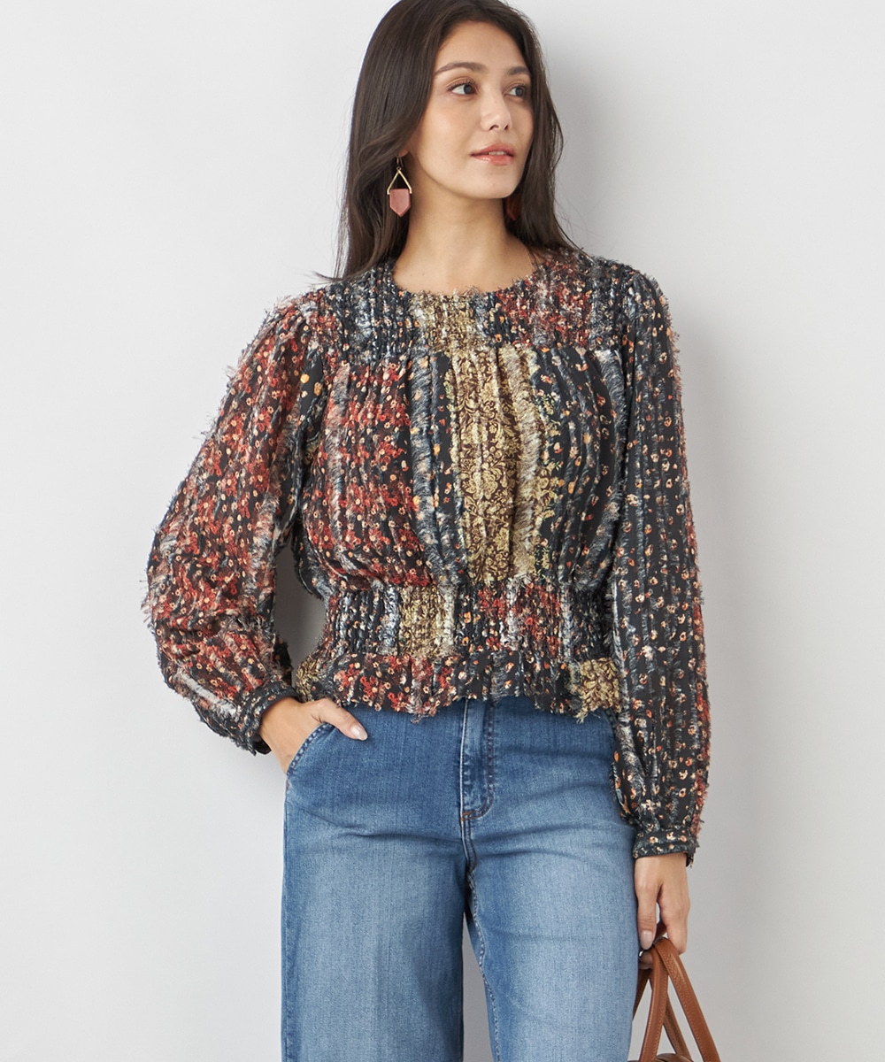 Luxe armoire capriceのフラワープリントフラッフィーブラウス