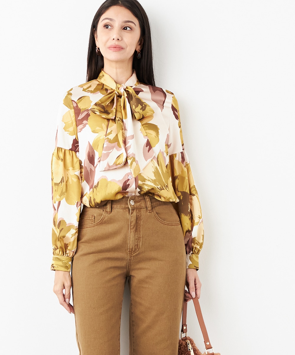  armoire capriceのフラワーボウタイブラウス