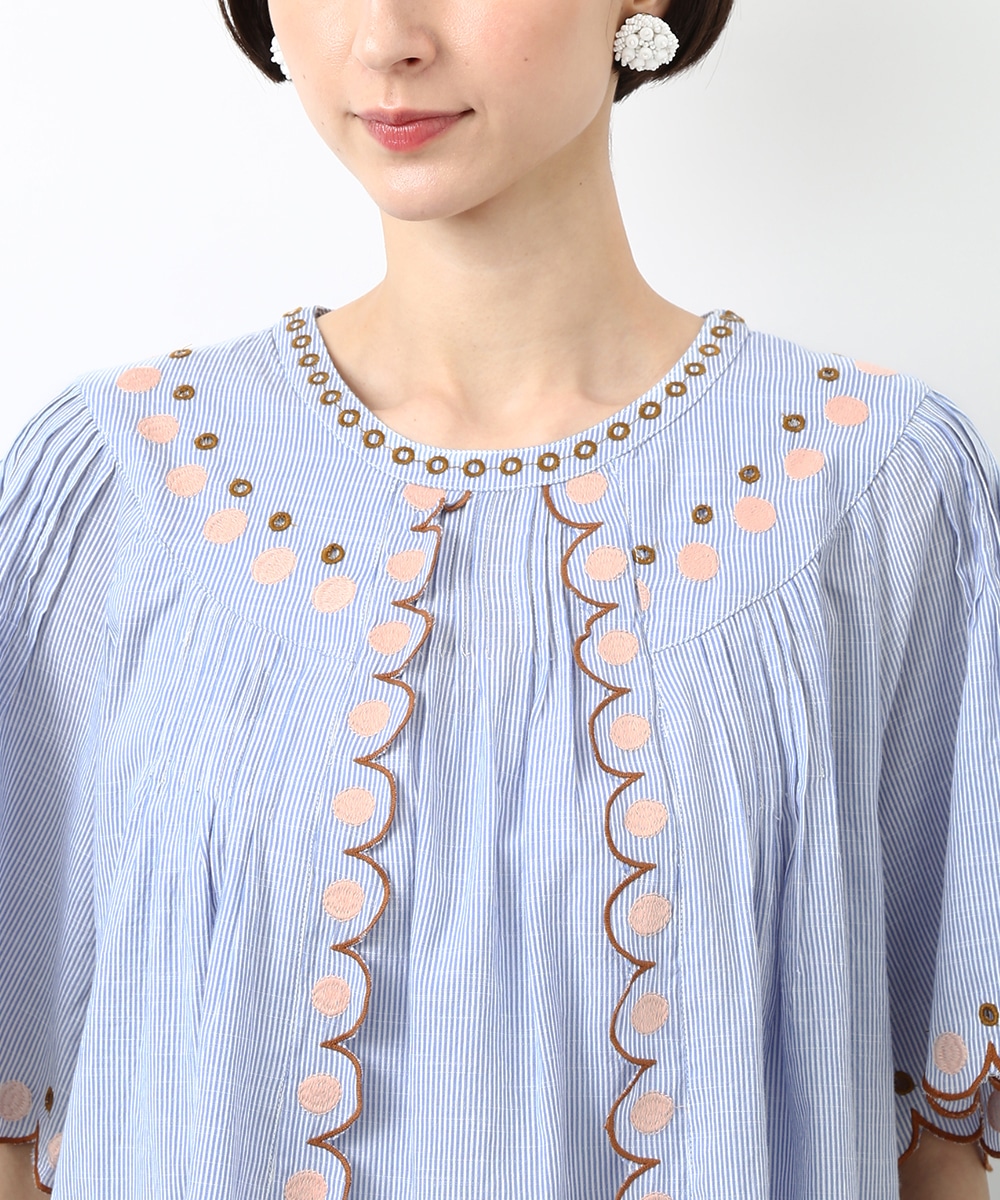 ドット&スカラップ刺繍ブラウス