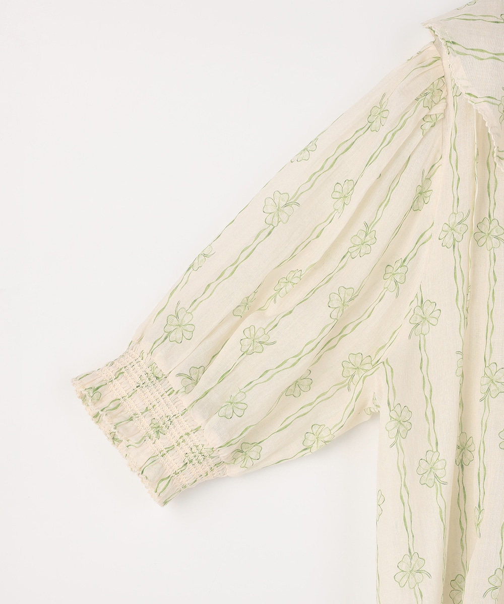 クローバープリントブラウス