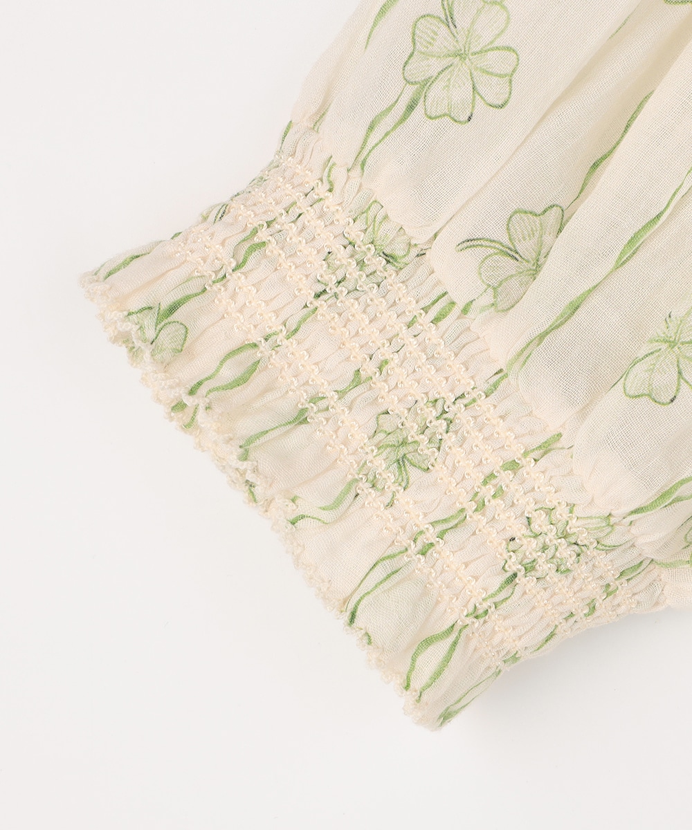 クローバープリントブラウス