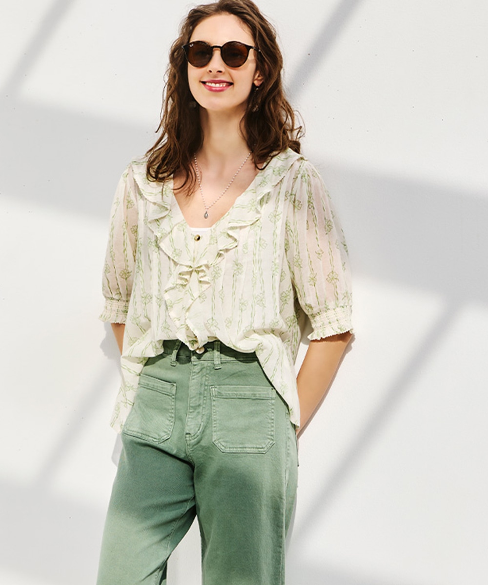 クローバープリントブラウス