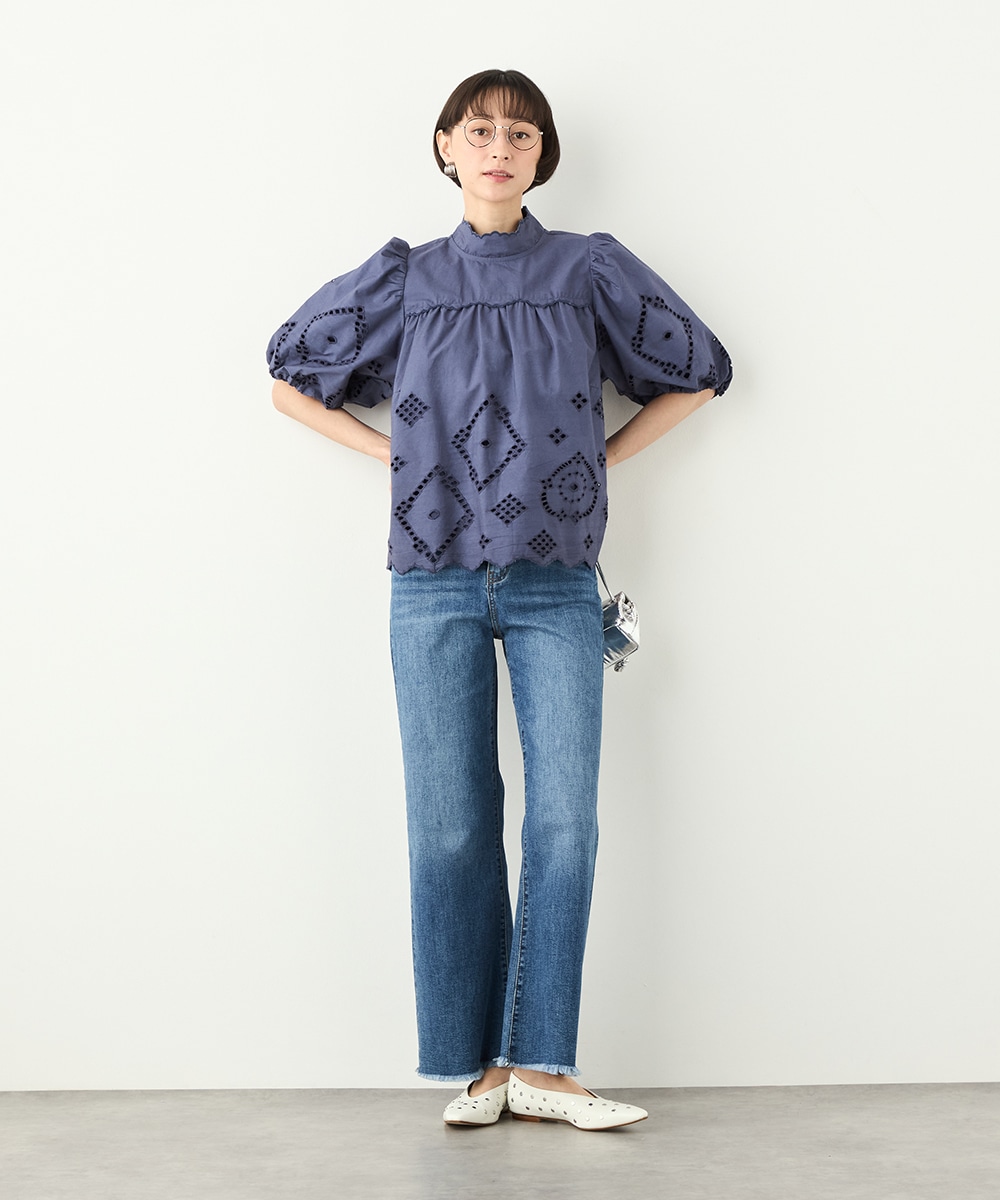 パフスリーブカットワークレースブラウス
