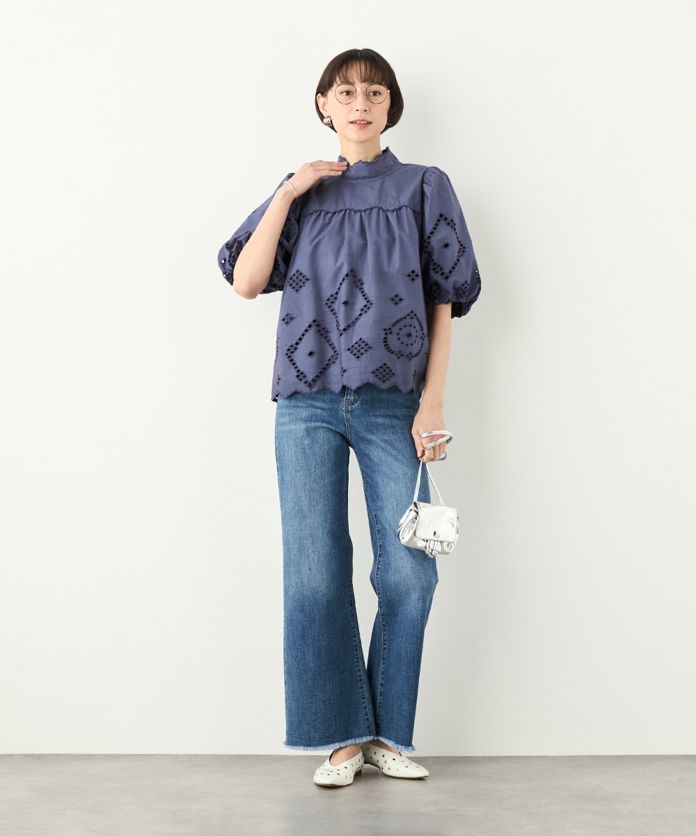 パフスリーブカットワークレースブラウス