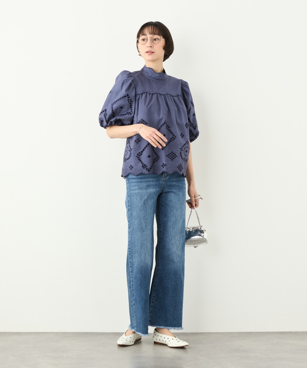 パフスリーブカットワークレースブラウス