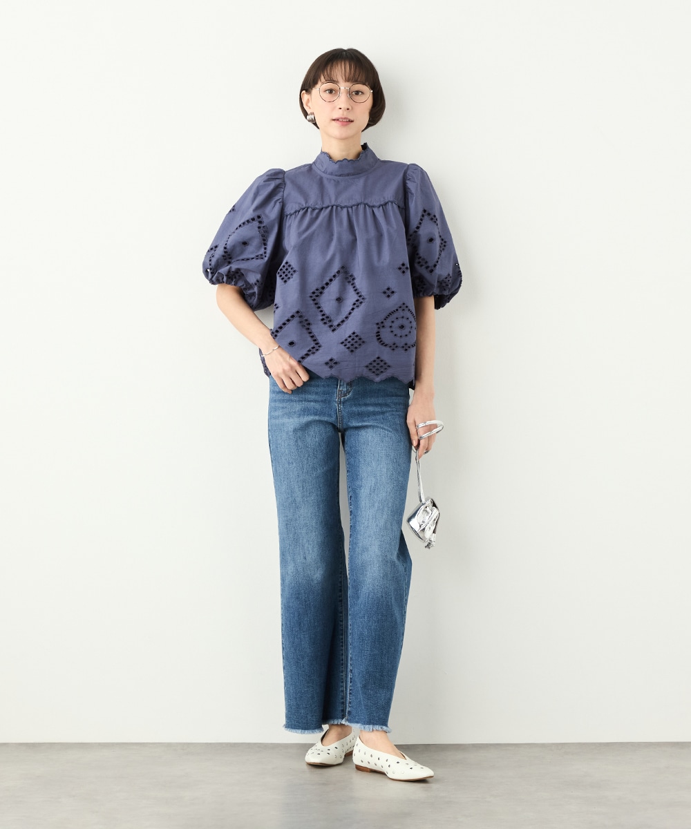 パフスリーブカットワークレースブラウス