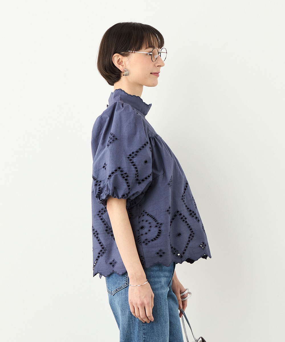 パフスリーブカットワークレースブラウス