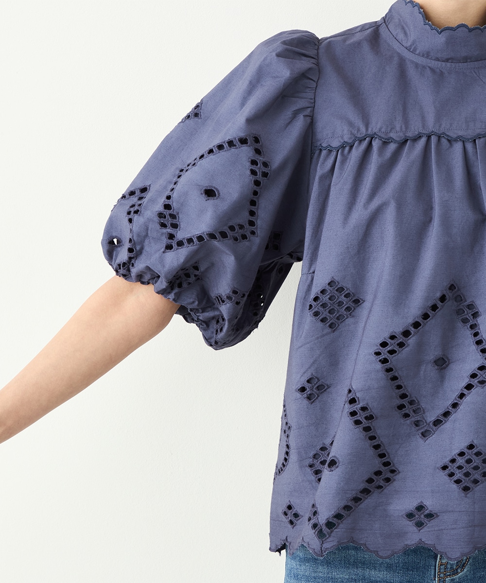 パフスリーブカットワークレースブラウス