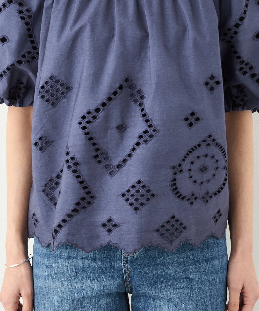 パフスリーブカットワークレースブラウス