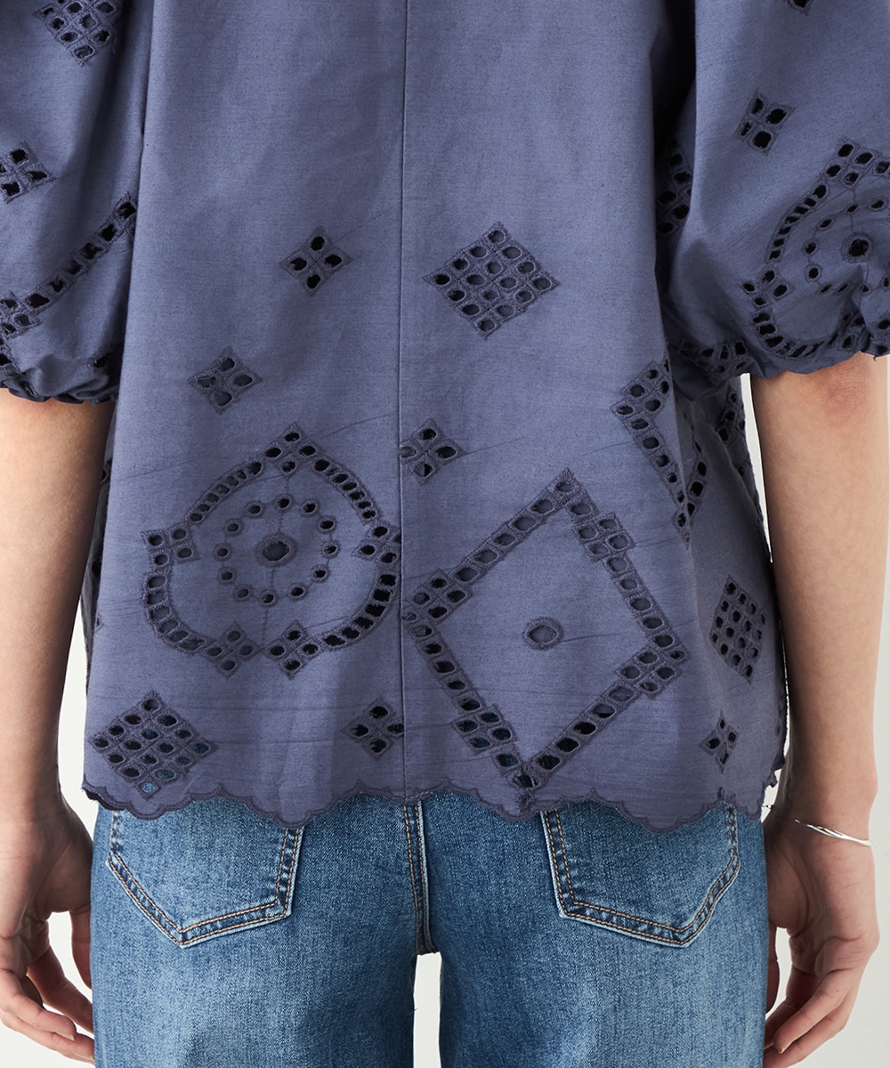 パフスリーブカットワークレースブラウス