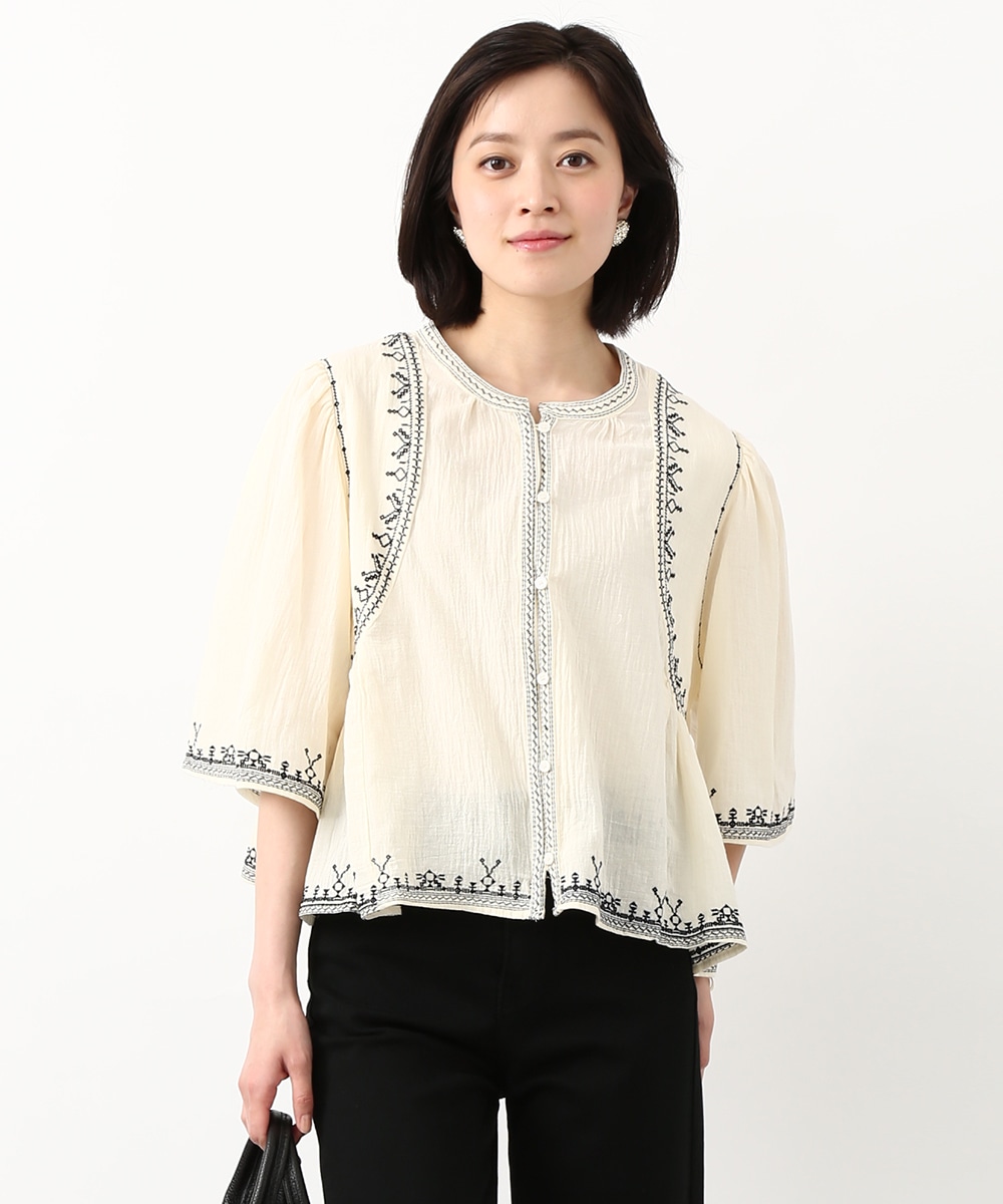 刺繍ブラウス