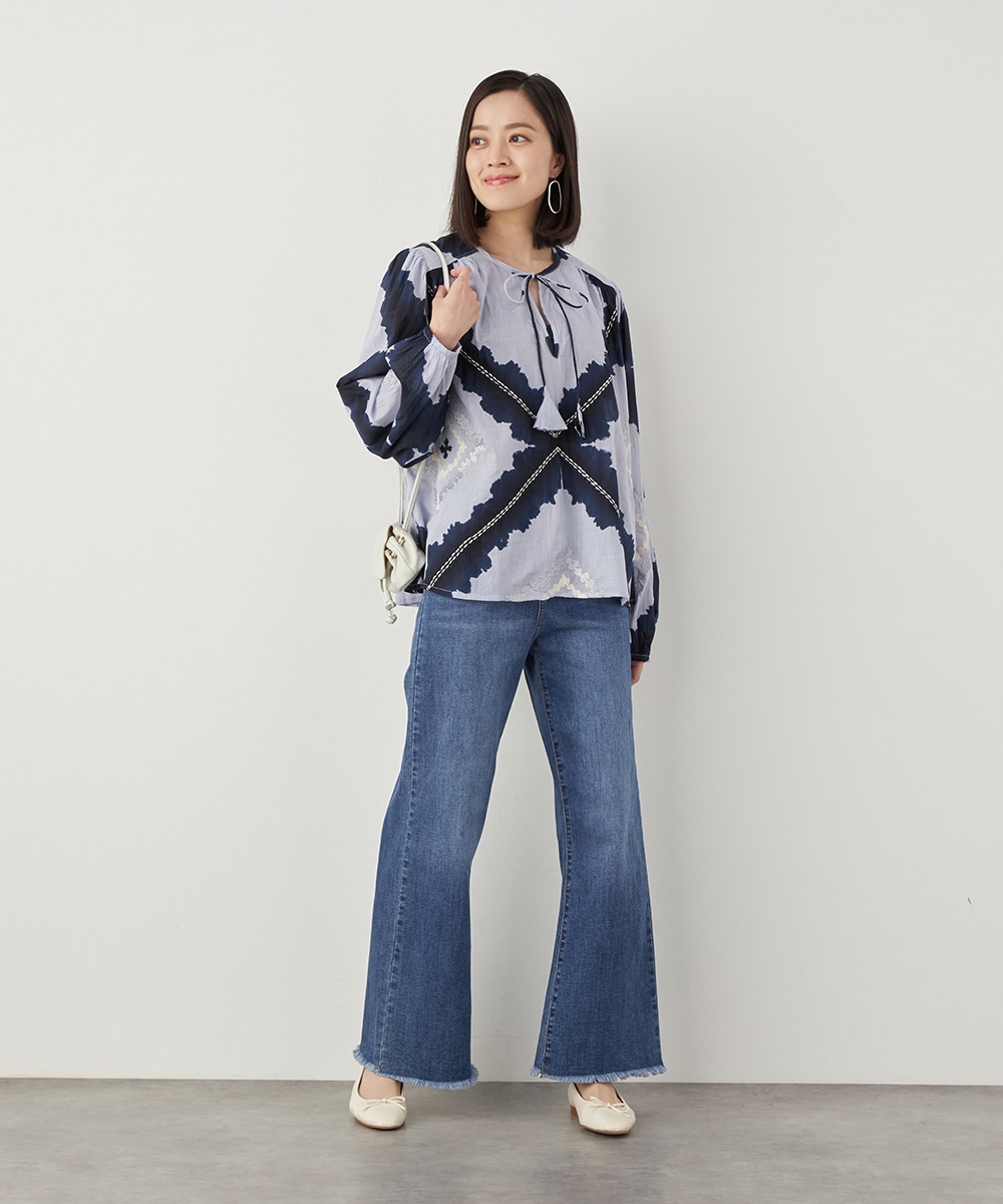 ダイヤ刺繍ブラウス