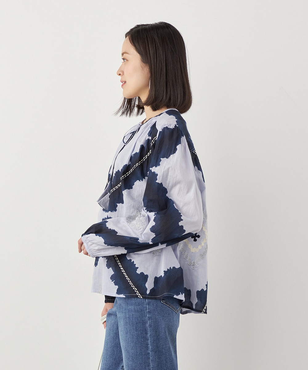 ダイヤ刺繍ブラウス