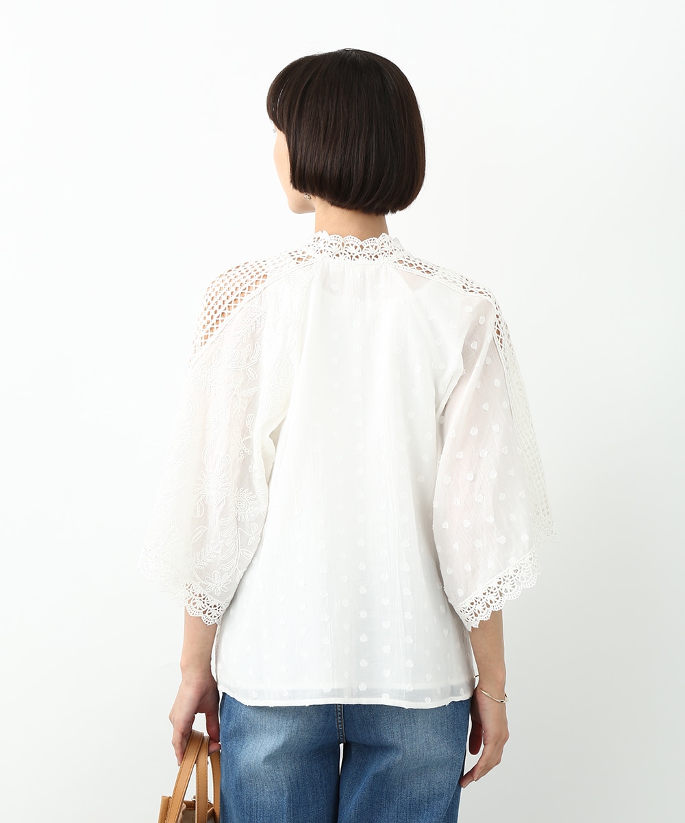 ドット×フラワー刺繍ブラウス
