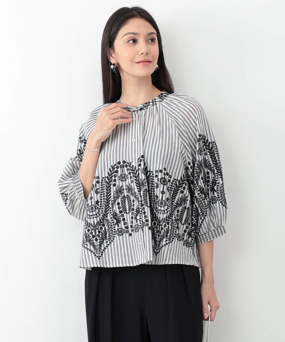 刺繍ストライプブラウス
