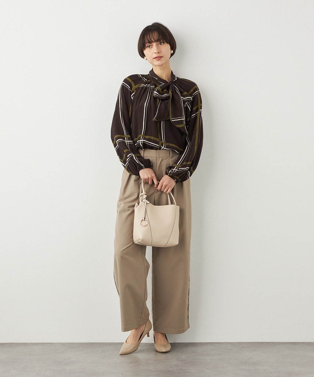 アシンメトリーボウタイチェックブラウス