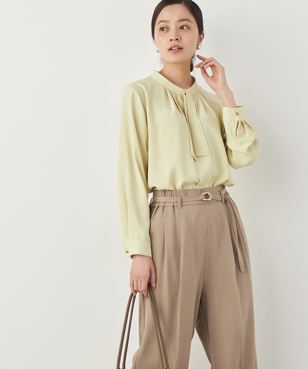 リボン付きブラウス