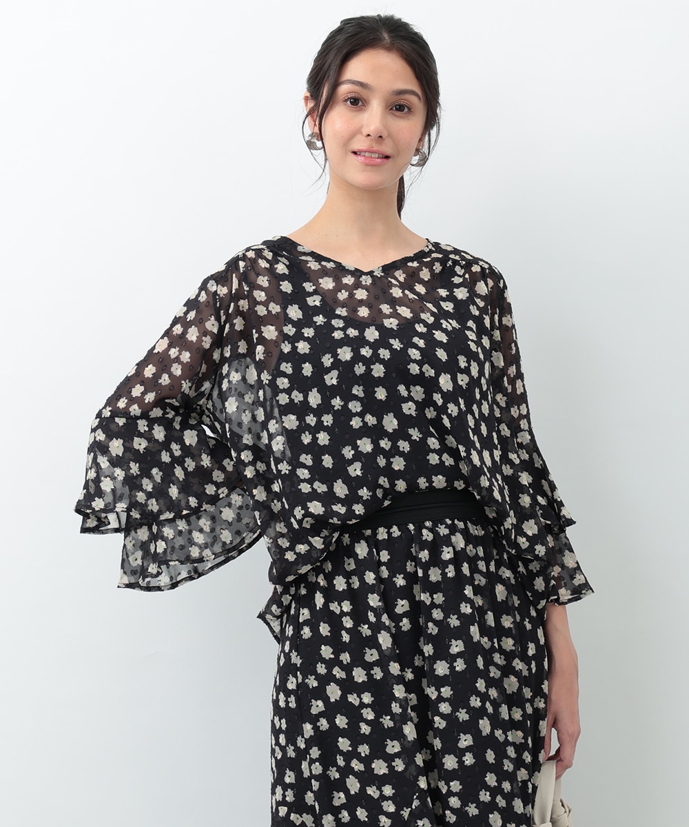 ラメフラワーブラウス