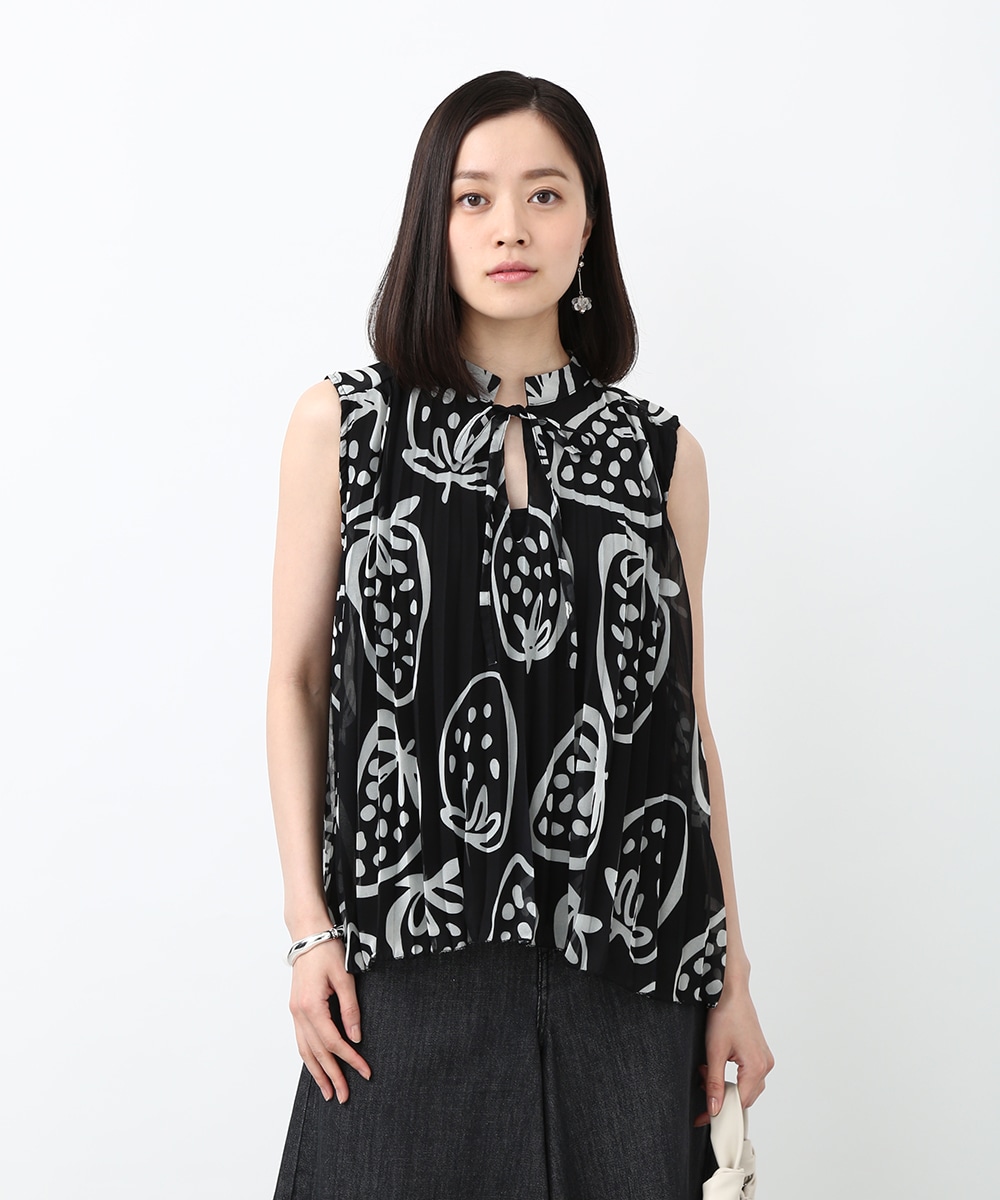 ストロベリープリントプリーツブラウス