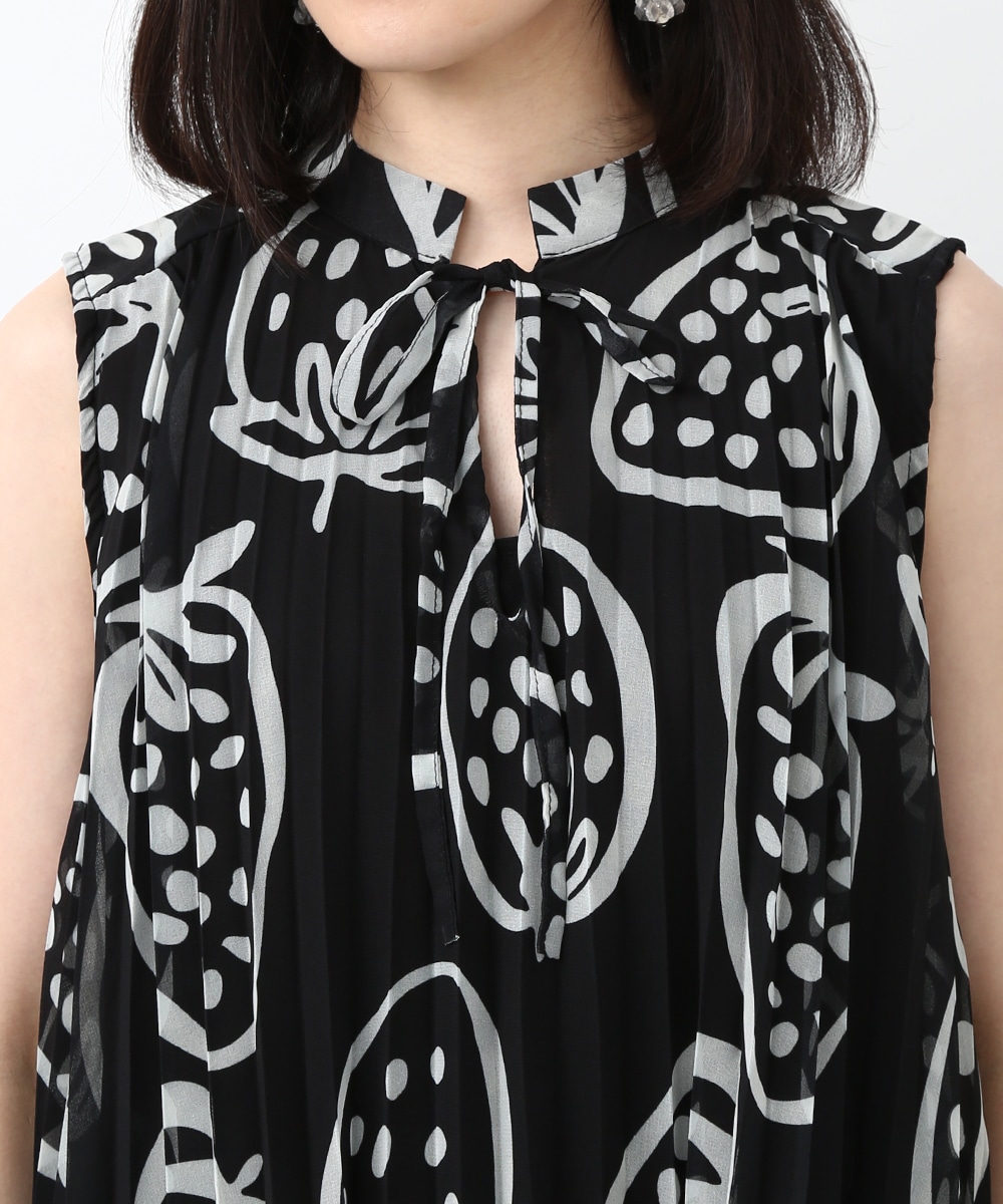 ストロベリープリントプリーツブラウス