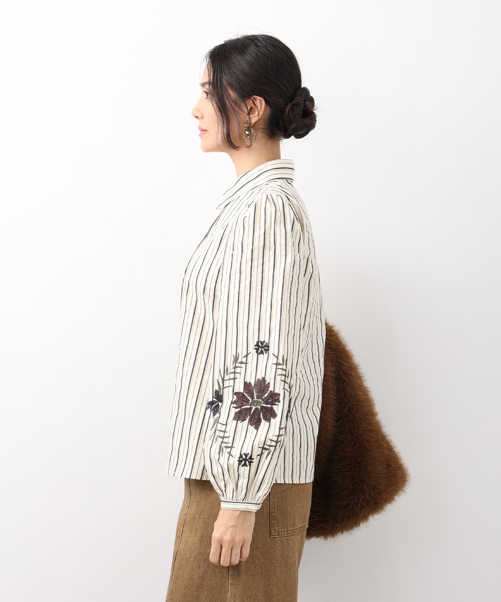 フラワー刺繍ストライプシャツ