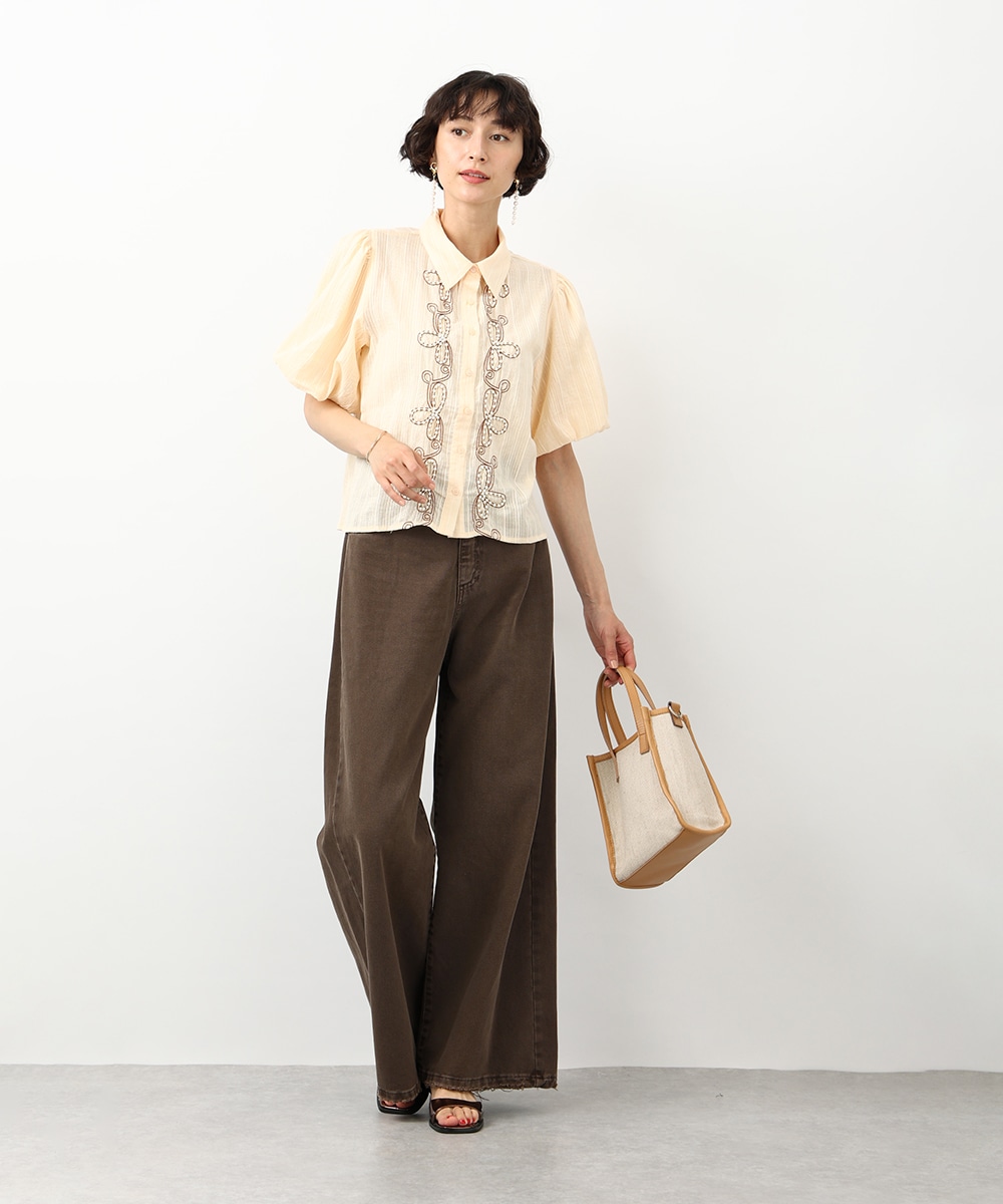 パール刺繍ブラウス