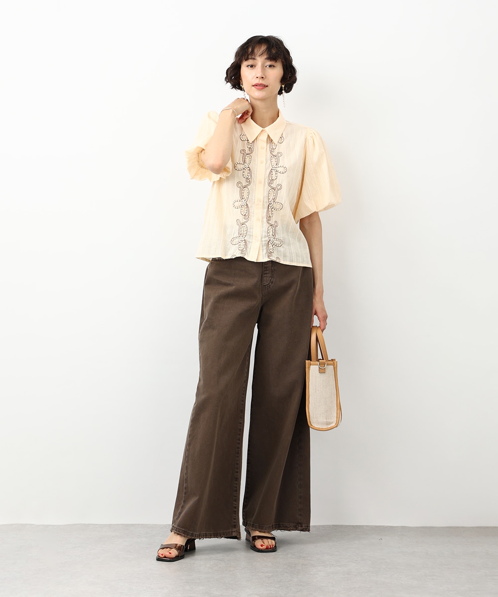 パール刺繍ブラウス