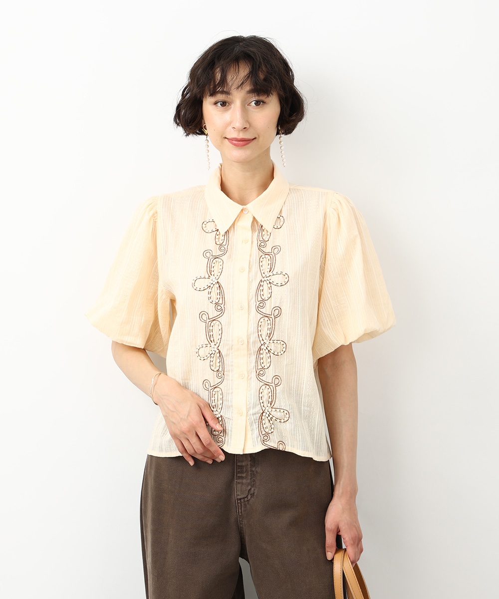 パール刺繍ブラウス