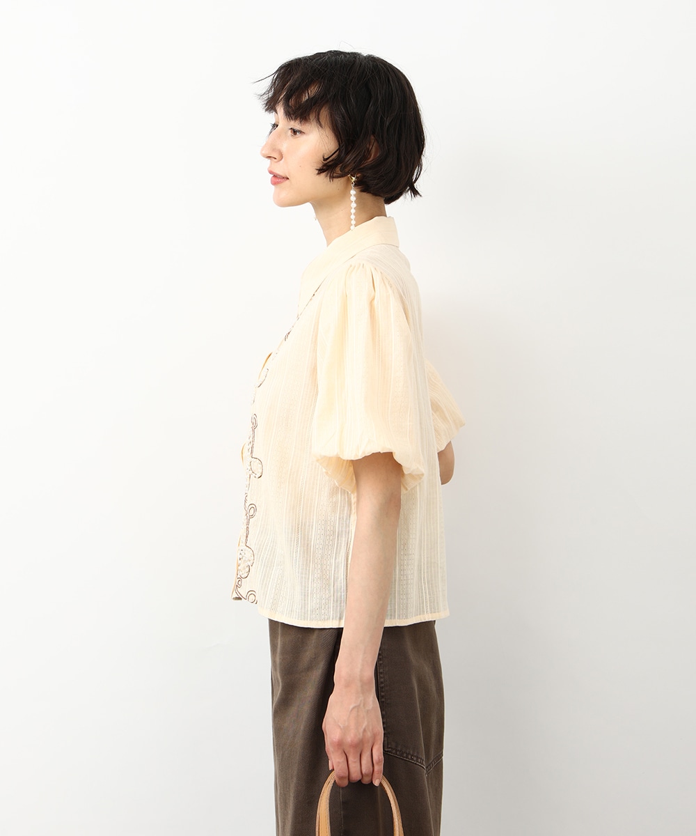 パール刺繍ブラウス