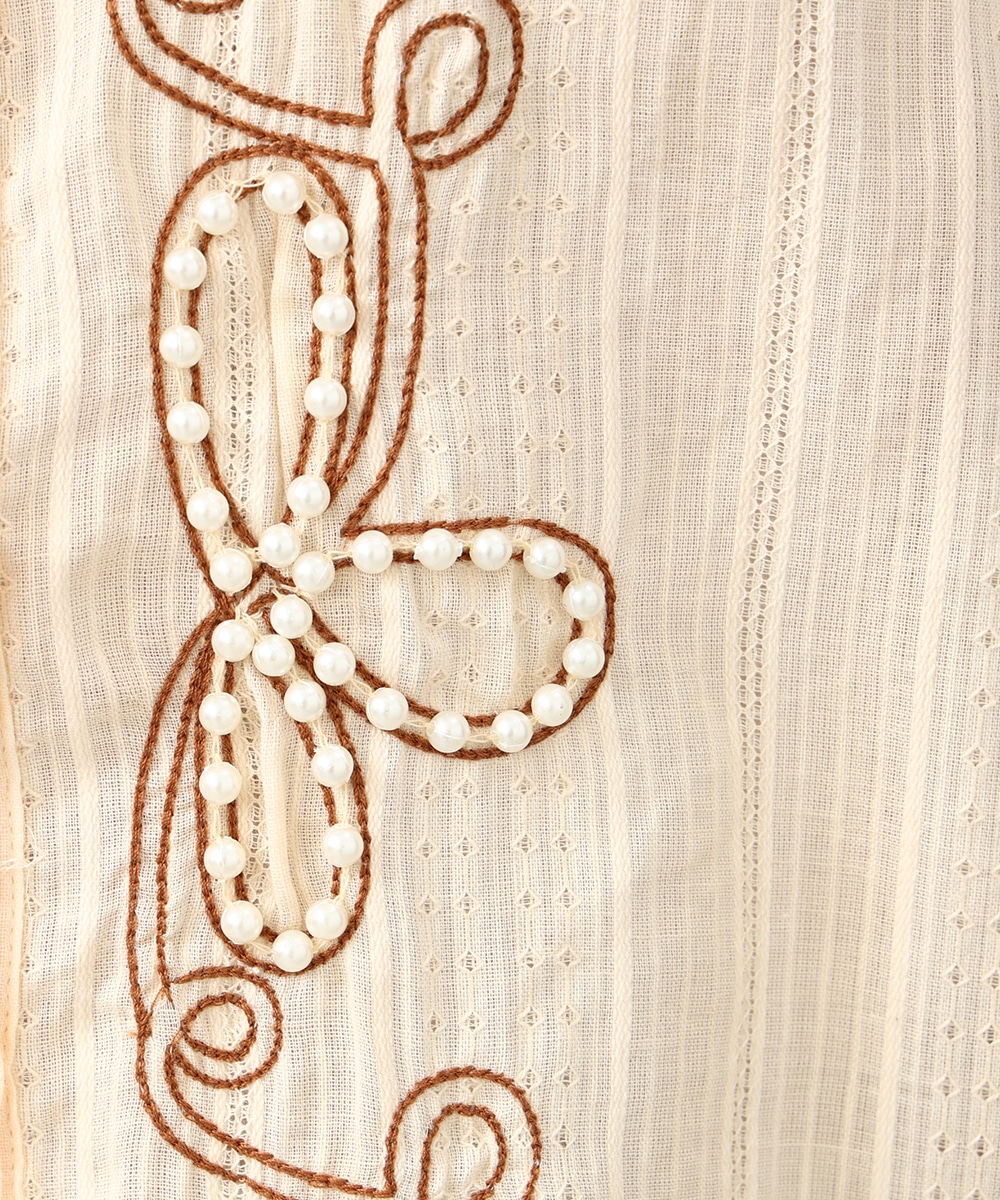 パール刺繍ブラウス