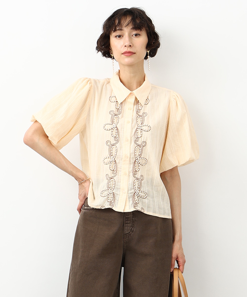 パール刺繍ブラウス