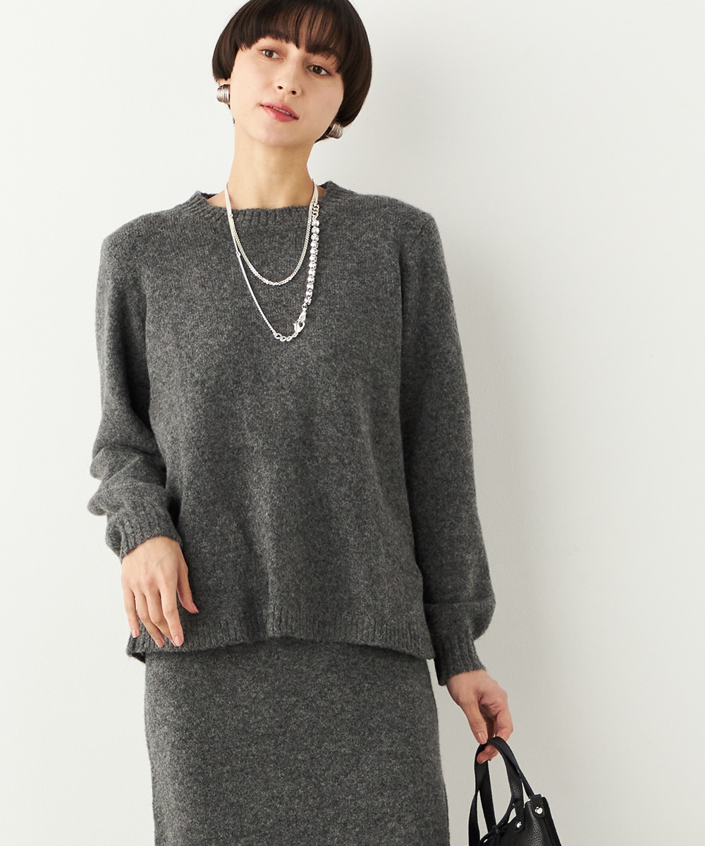 バックスリットニット