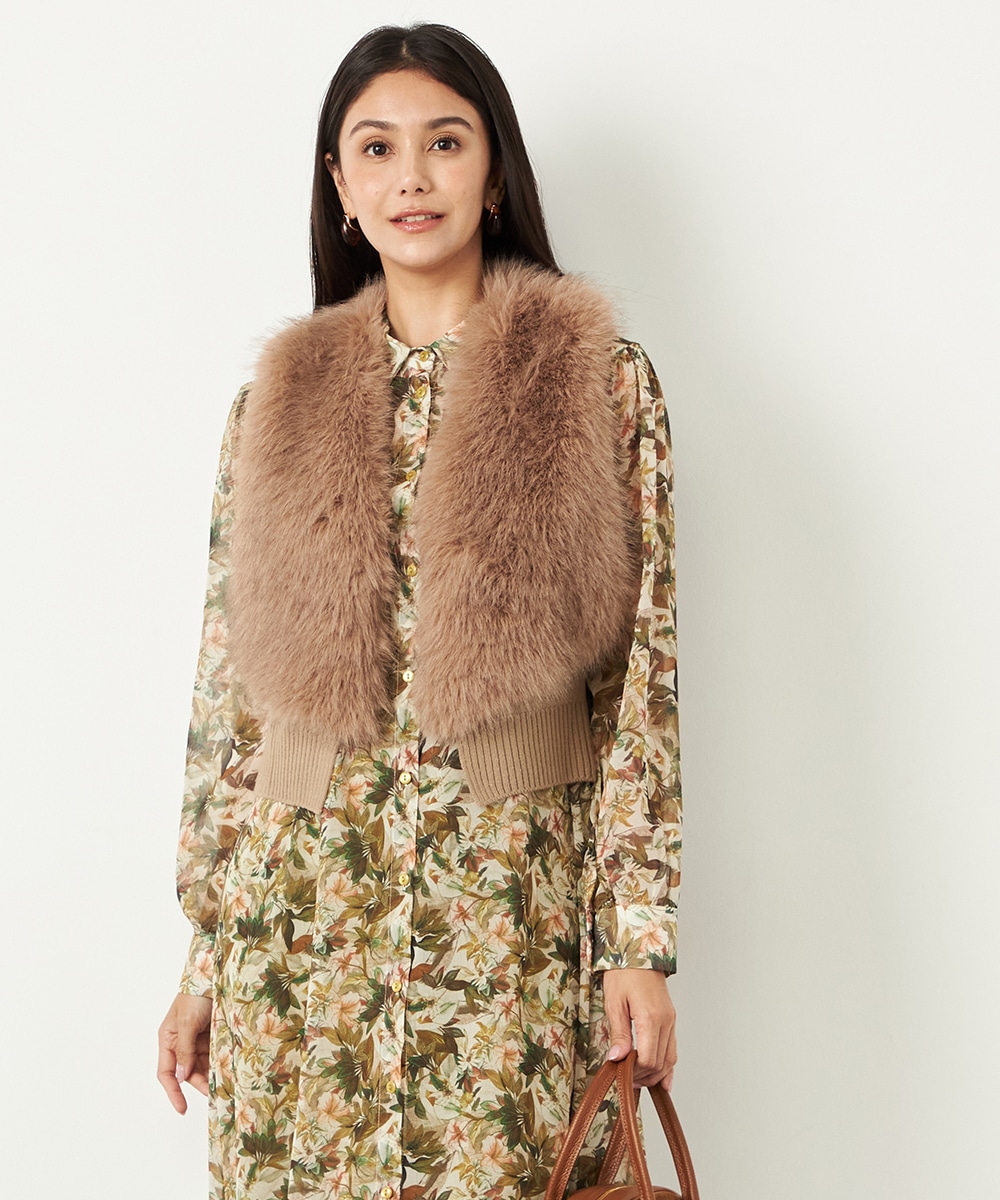  armoire capriceのフェイクファー切り替えジレ