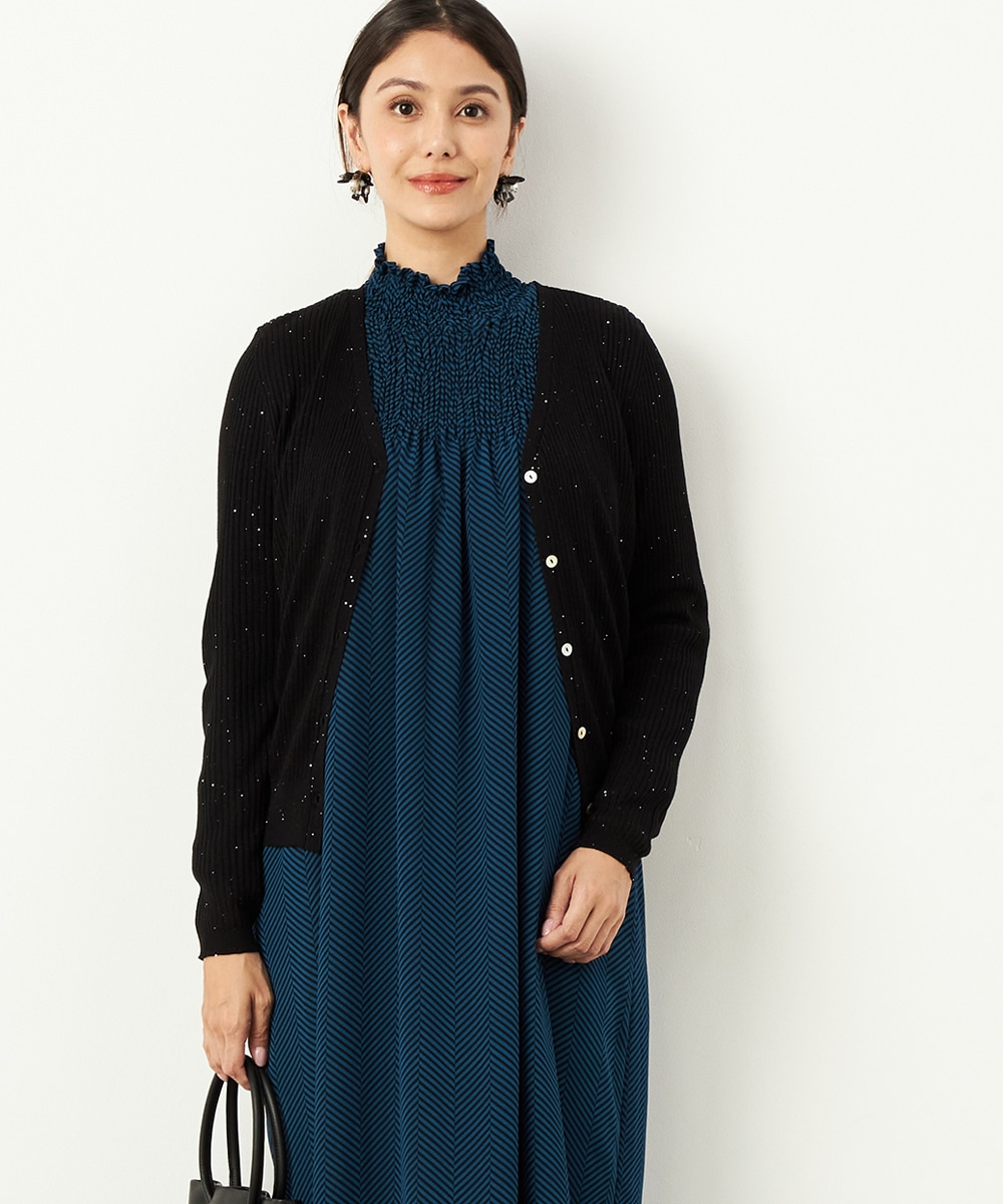  armoire capriceのスパンコールVネックカーディガン