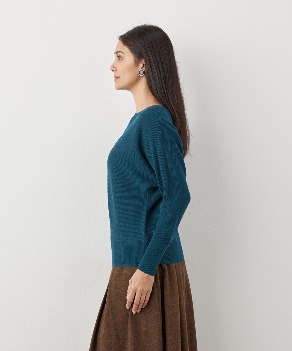 ドルマンスリーブニット