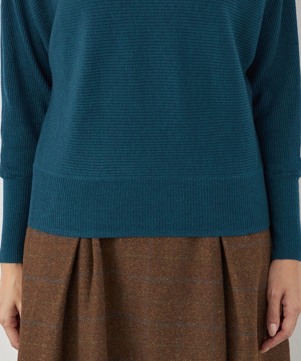 ドルマンスリーブニット